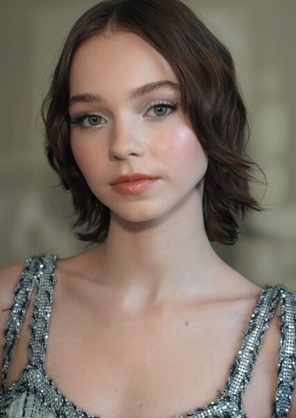 Emma Myers photo