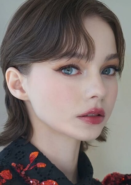 Emma Myers photo