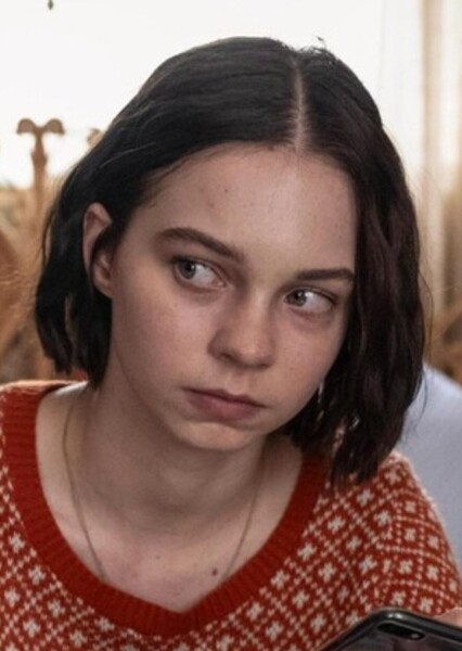 Emma Myers photo