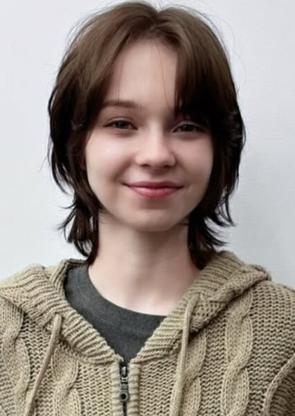 Emma Myers photo