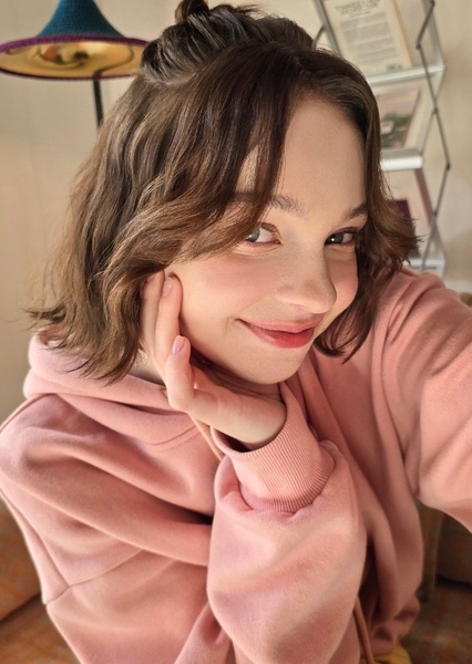 Emma Myers photo