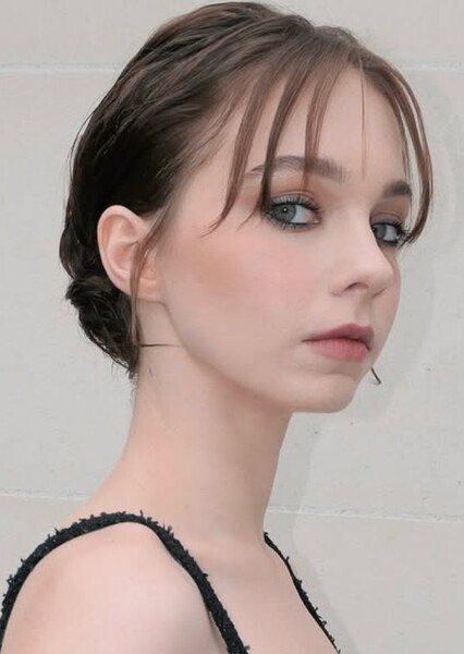 Emma Myers photo