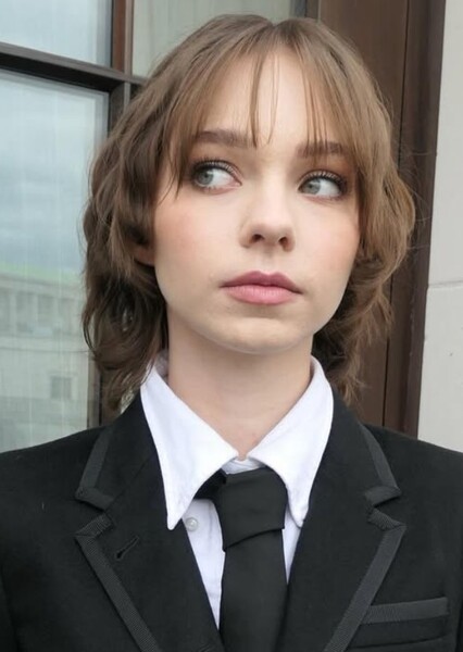 Emma Myers photo