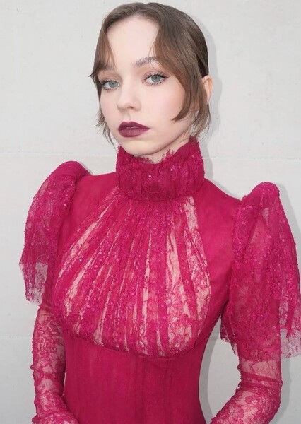 Emma Myers photo
