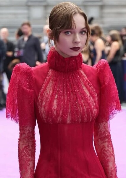 Emma Myers photo