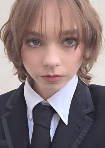 Emma Myers photo