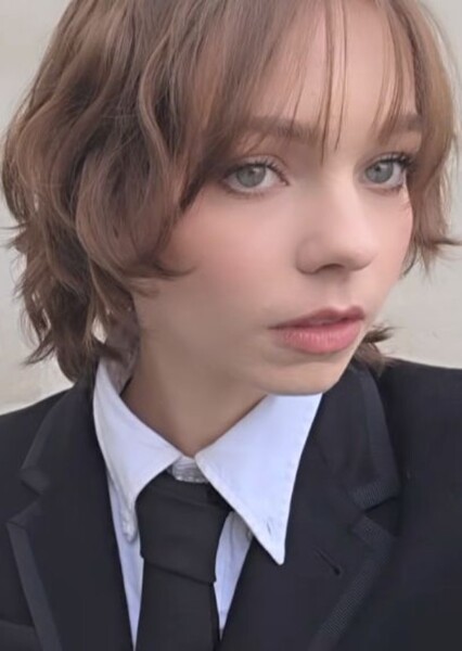 Emma Myers photo