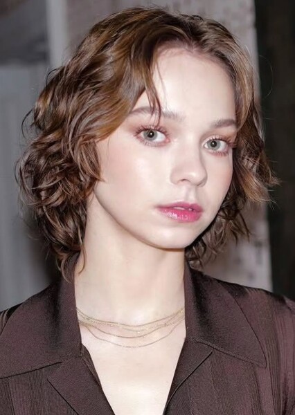 Emma Myers photo