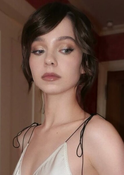 Emma Myers photo