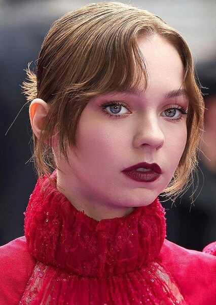 Emma Myers photo