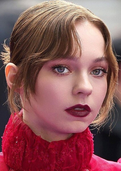 Emma Myers photo