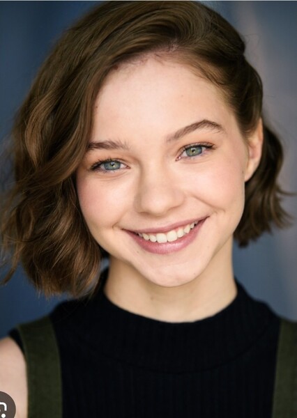 Emma Myers photo