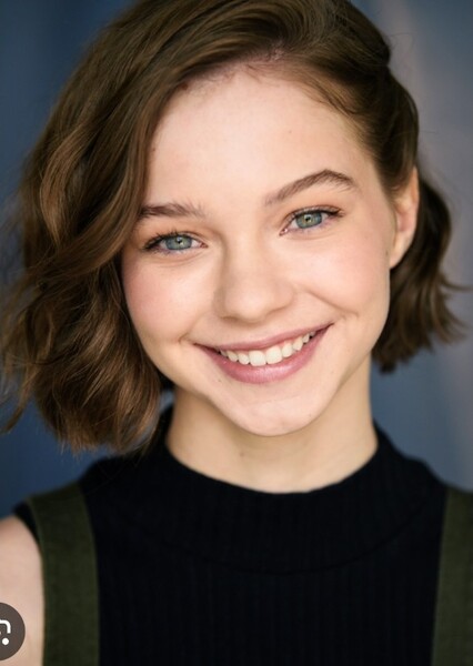 Emma Myers photo