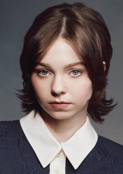 Emma Myers photo