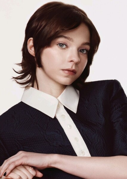 Emma Myers photo