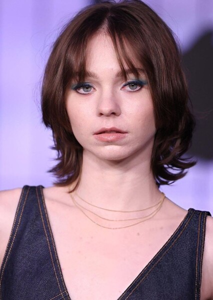 Emma Myers photo