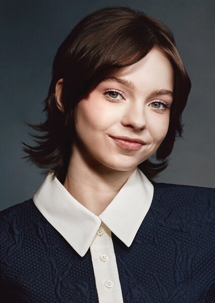 Emma Myers photo