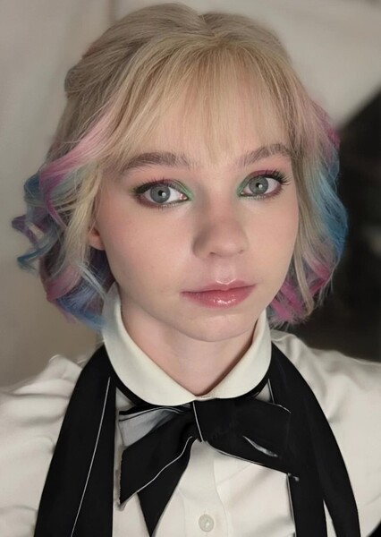 Emma Myers photo