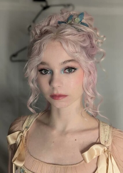 Emma Myers photo