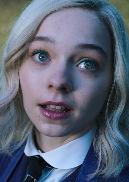 Emma Myers photo