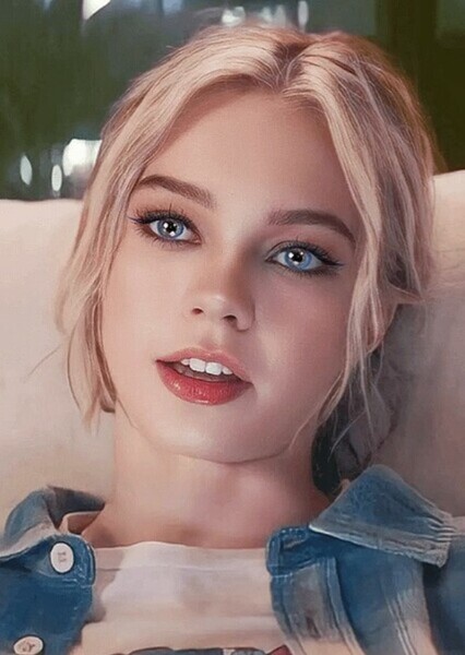 Emma Myers photo