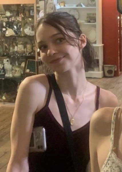 Emma Myers photo