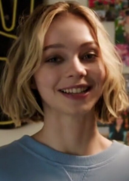 Emma Myers photo