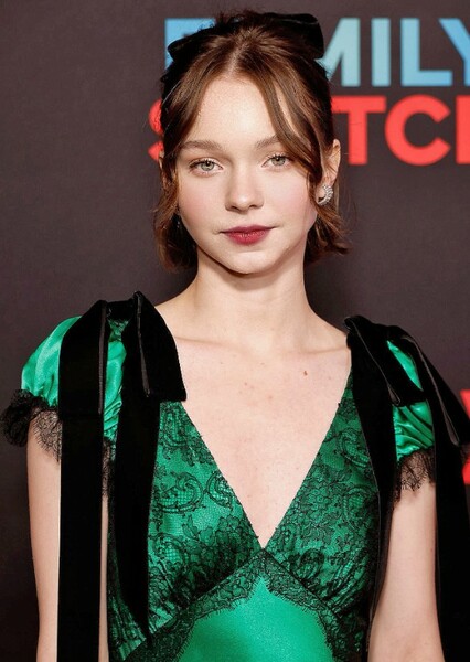 Emma Myers photo