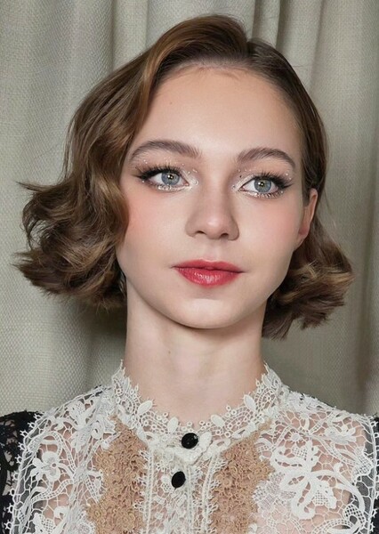 Emma Myers photo