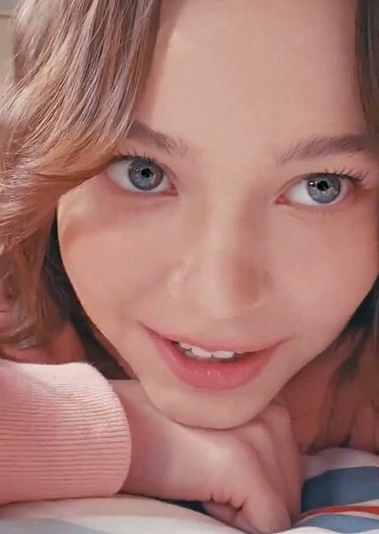 Emma Myers photo
