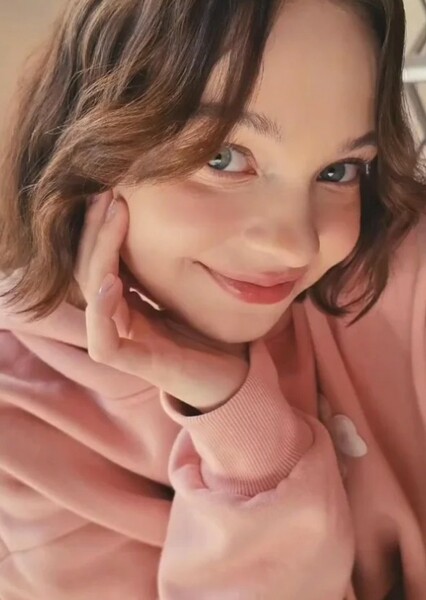 Emma Myers photo