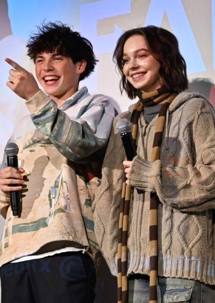 Emma Myers and Brady Noon photo