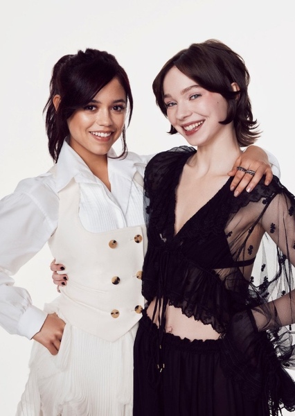 Emma Myers and Jenna Ortega photo