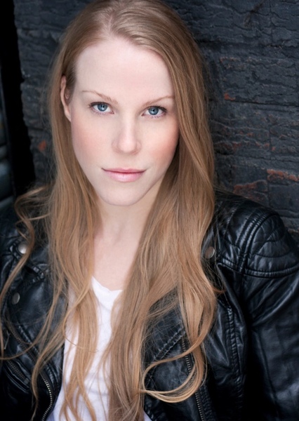 Emma Myles photo