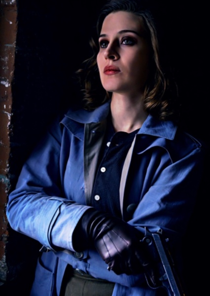 Emma Paetz photo