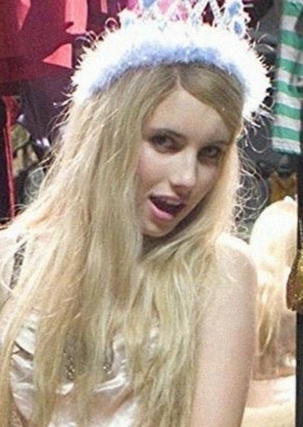 Emma Roberts photo