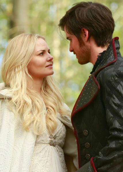Emma Swan and Killian Jones photo