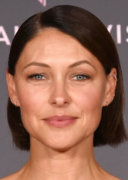 Emma Willis photo