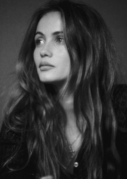 Emmanuelle Béart photo