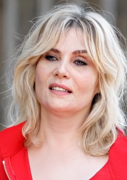 Emmanuelle Seigner photo