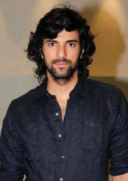 Engin Akyürek photo