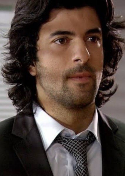 Engin Akyürek photo
