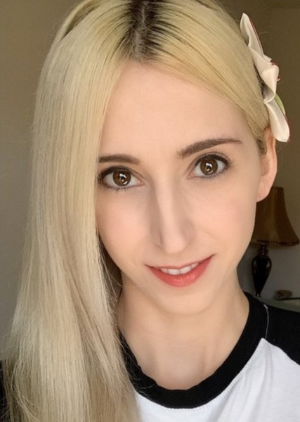 Erica Harlacher photo