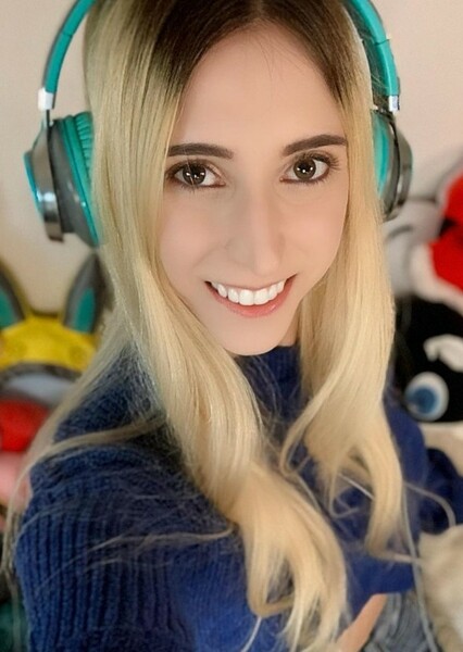 Erika Harlacher photo