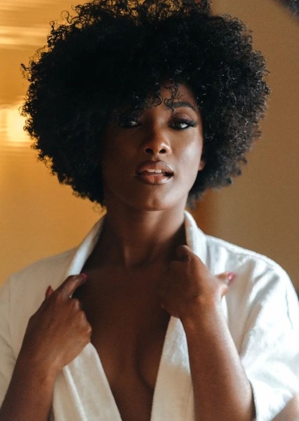 Erika Januza photo