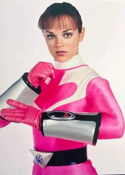 Erin Cahill photo