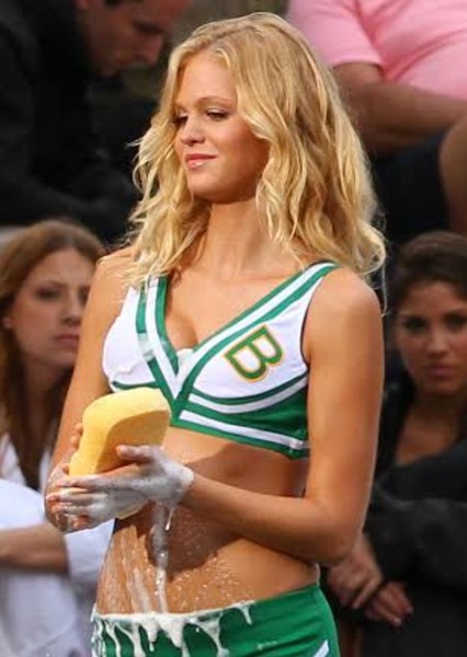 Erin Heatherton photo