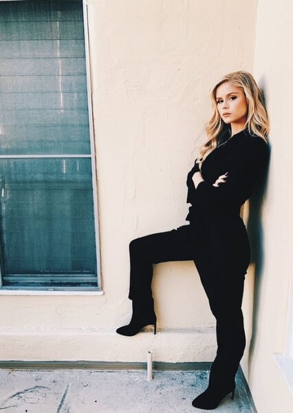 Erin Moriarty photo