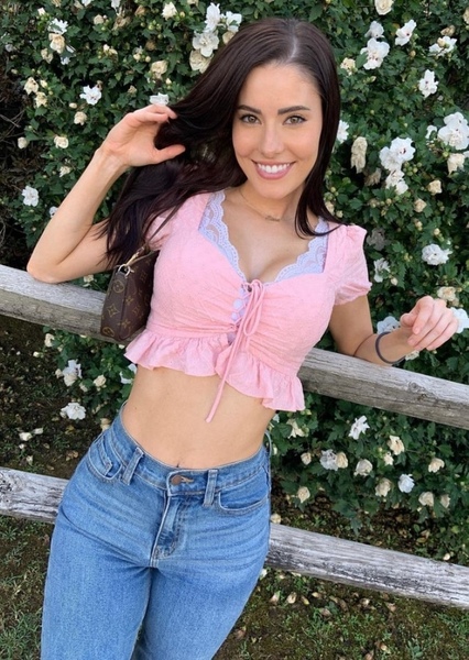 Erin Olash photo