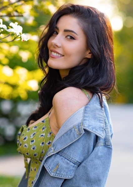 Erin Olash photo